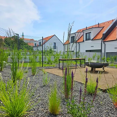 Rodinny Se Zahradou Tre Mikulov
